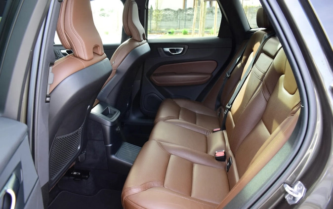Volvo XC 60 cena 137900 przebieg: 155000, rok produkcji 2020 z Kielce małe 529